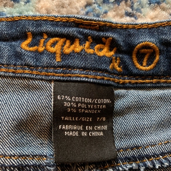 Denim Shorts w/Stud Details - Picture 3 of 4